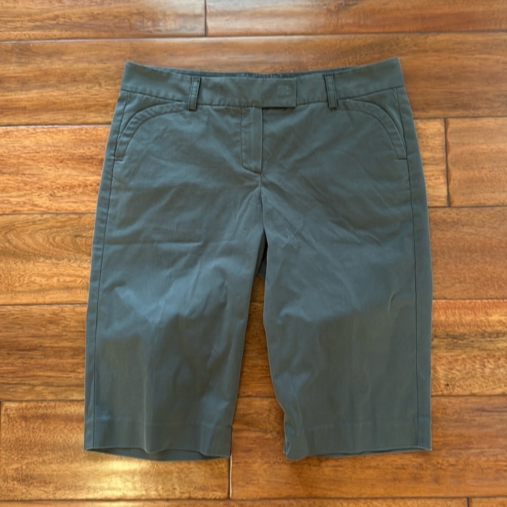 Theory Size 4 Gray Bermuda Shorts Made in the USA